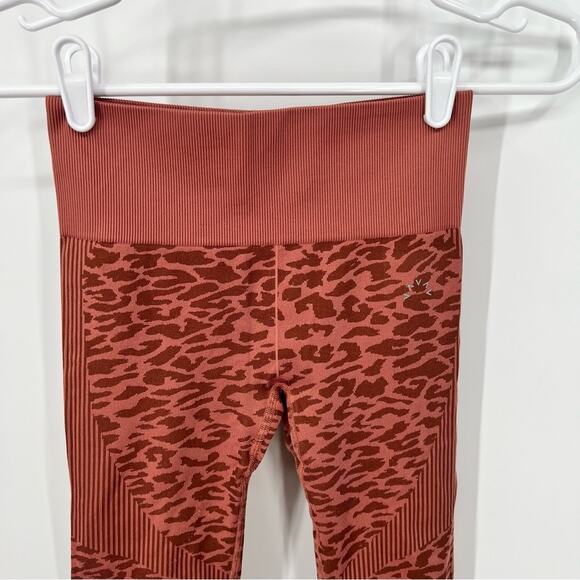 Varley Women’s Seamless Orange Animal Printed Workout Leggings Size Small - Picture 2 of 8